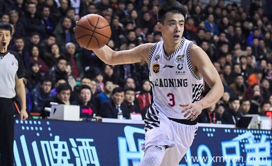 中國男籃里面誰會其他語種，其中占比是多少？