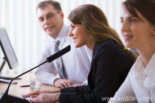 同聲傳譯和交替?zhèn)髯g有什么區(qū)別